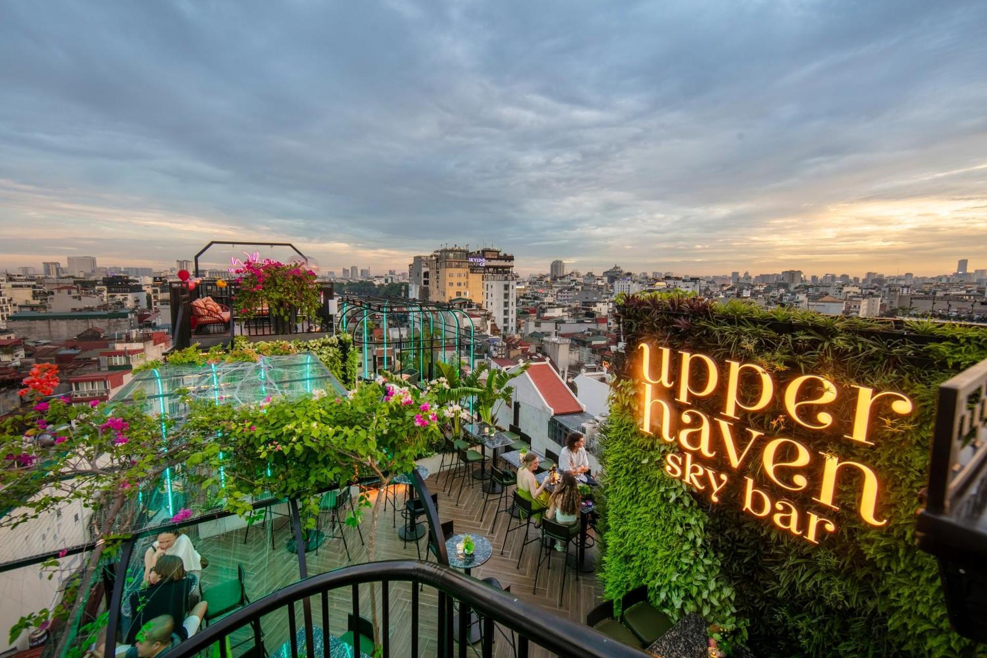 May De Ville Crown Hotel ฮานอย ภายนอก รูปภาพ Upper Haven Sky Bar