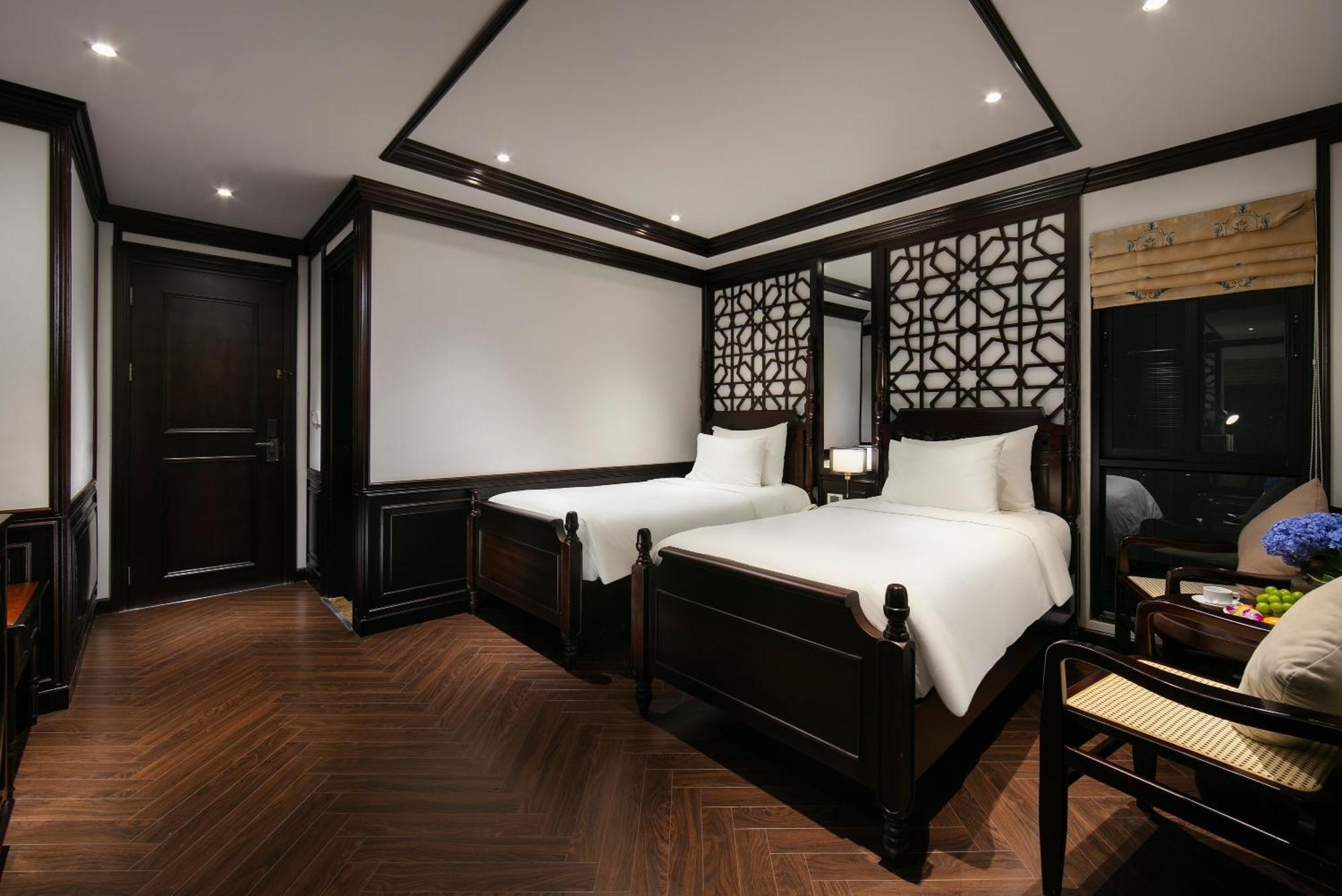 May De Ville Crown Hotel ฮานอย ภายนอก รูปภาพ Deluxe twin room