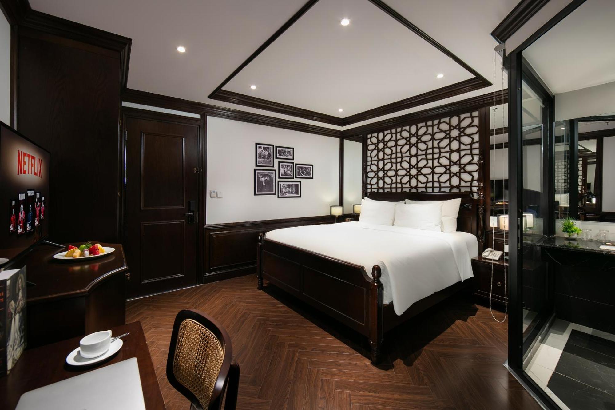 May De Ville Crown Hotel ฮานอย ภายนอก รูปภาพ Deluxe Suite