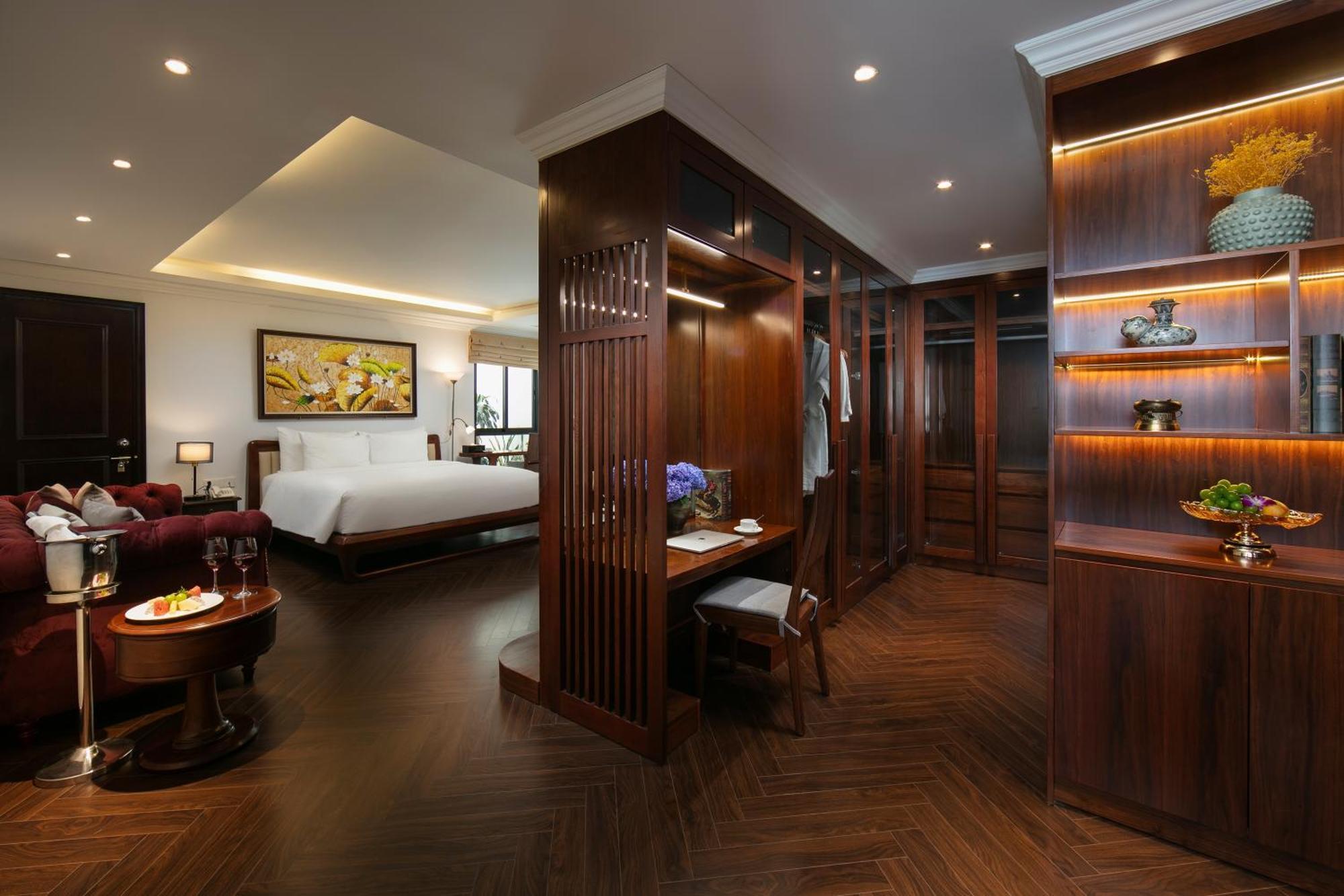 May De Ville Crown Hotel ฮานอย ภายนอก รูปภาพ Deluxe Suite